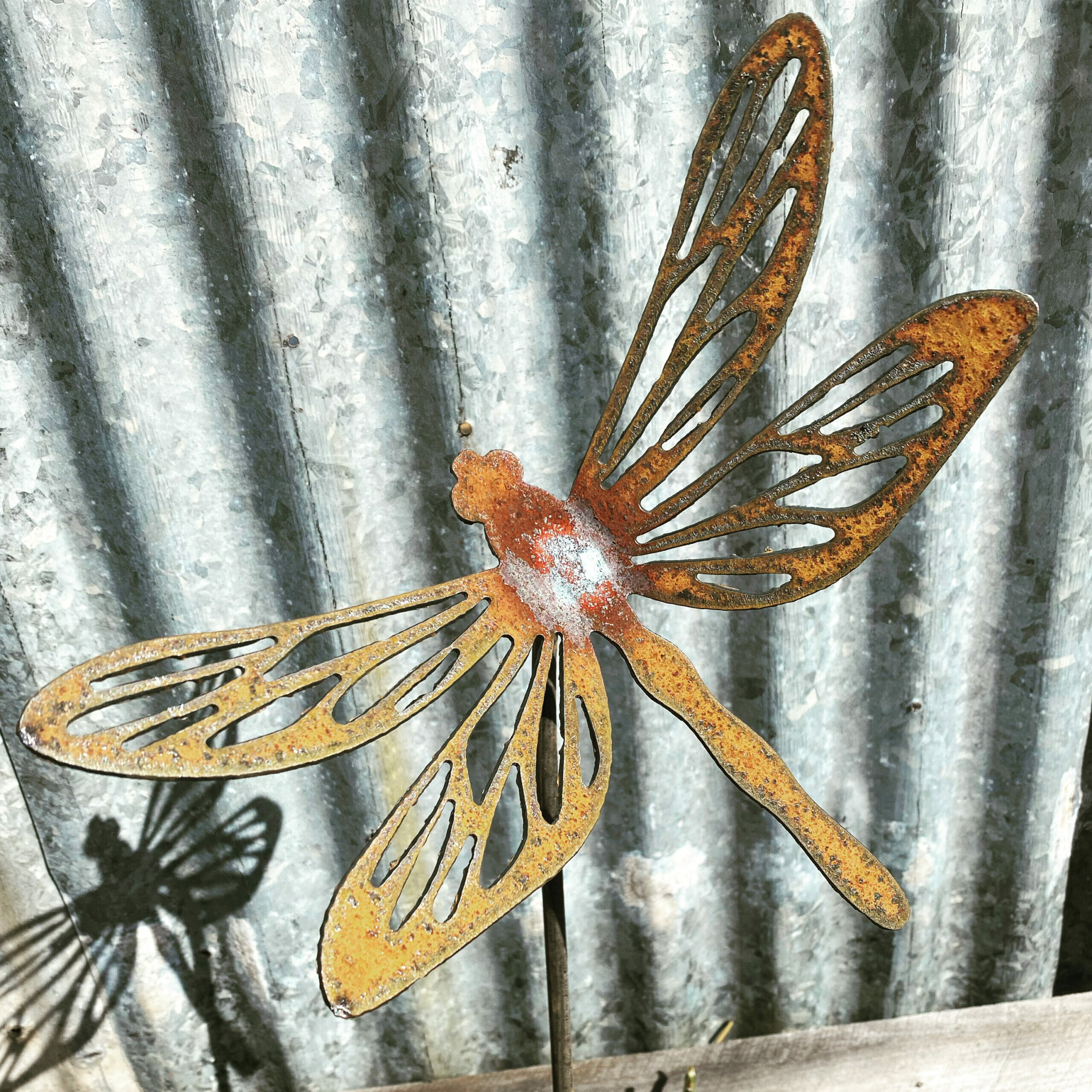 garden art dragonfly